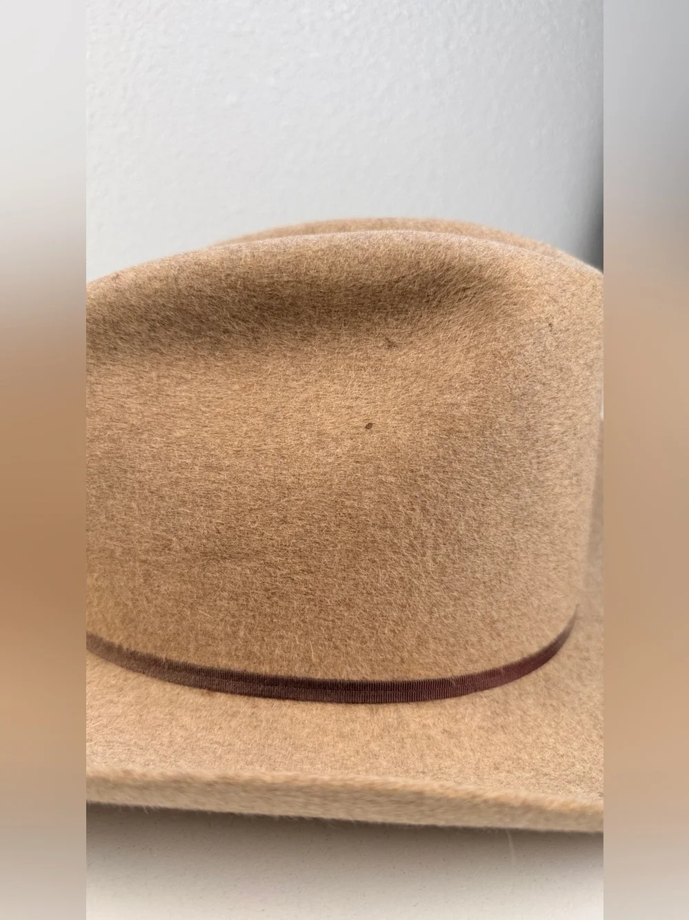 Vintage Dobbs West mens Tan Felt Cowboy Hat Estimated Size 7 1/8 Hand Creased